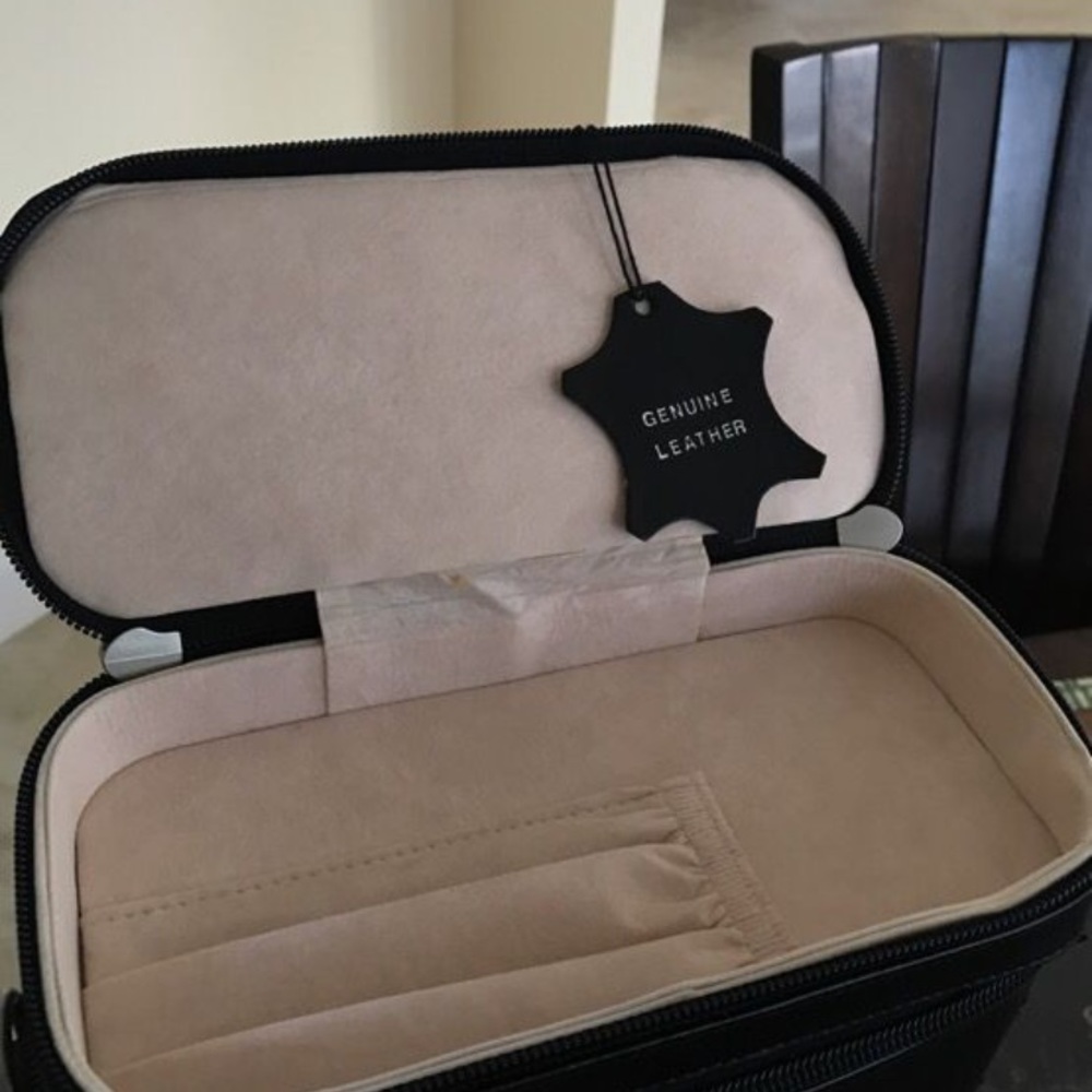 Wine case